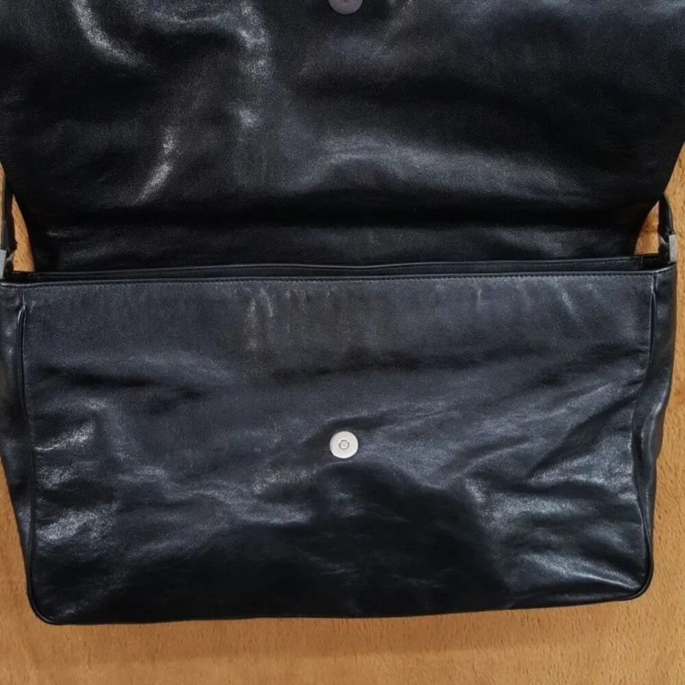 BALENCIAGA Large Black Leather Agneau Grungy Messenger Bag Crossbody $2290